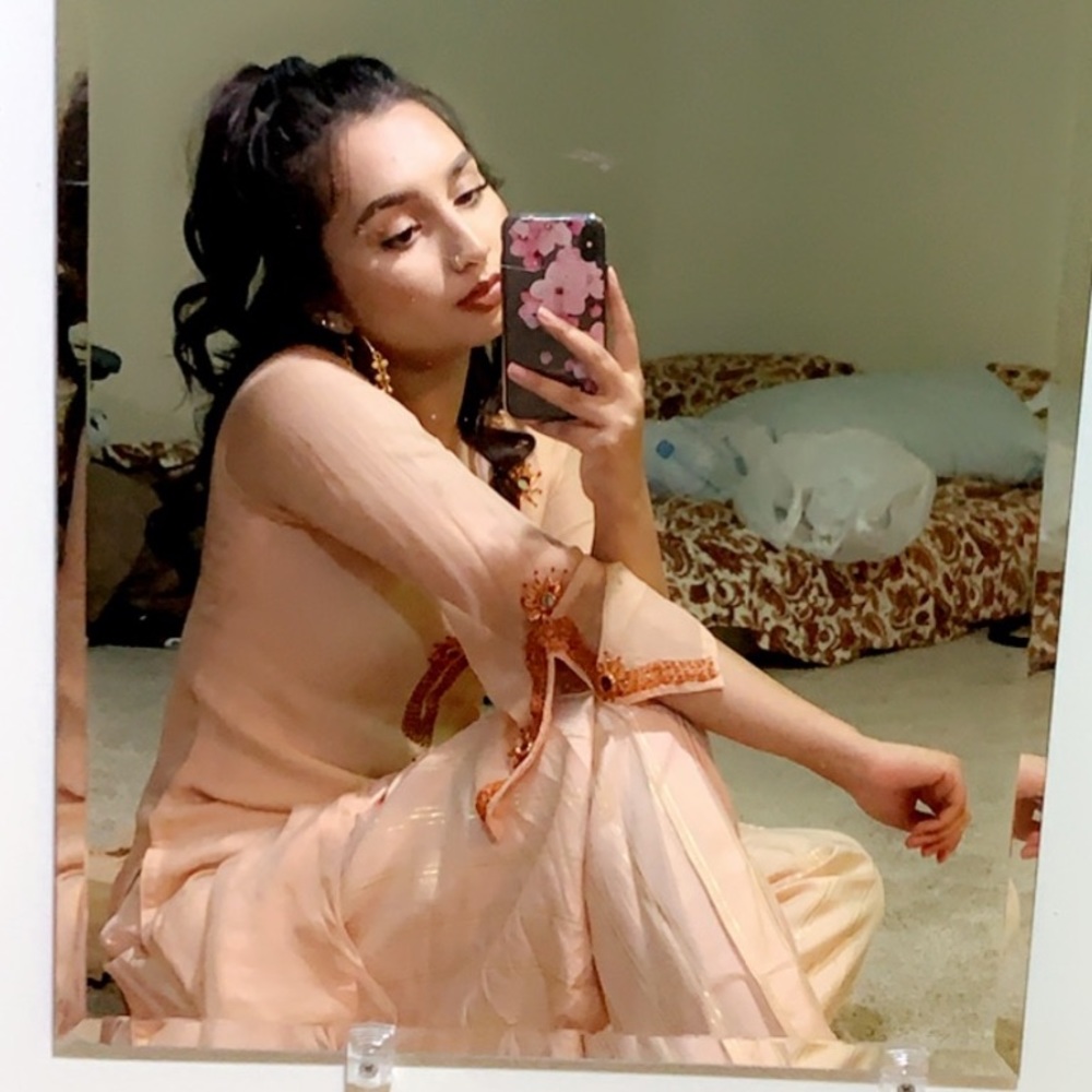 Meet your Posher, Alveena